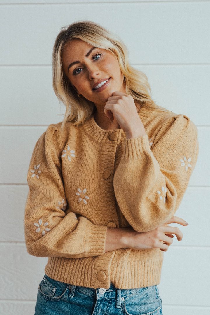 Miss Daisy Button Up